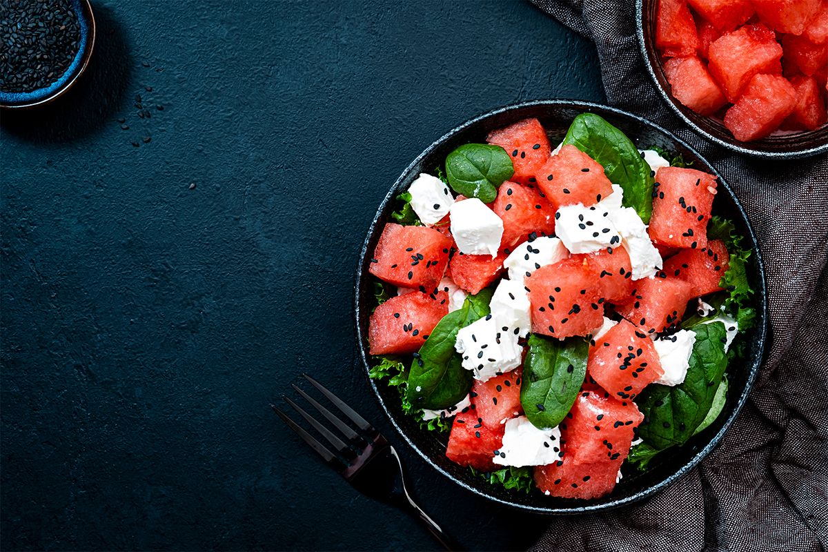 Dieser Wassermelonensalat lässt Sie Salat und Tomaten vergessen (und Sie brauchen nur wenige Zutaten)