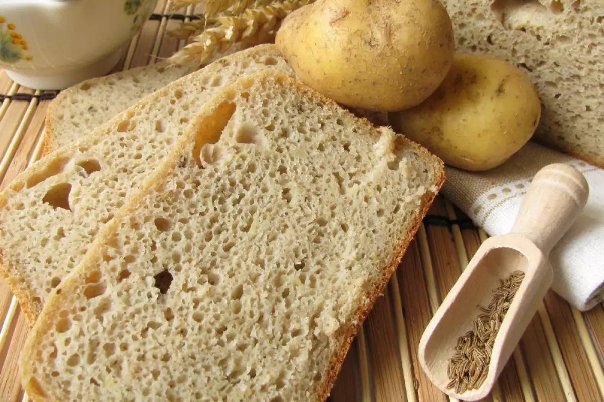 Auf Wiedersehen, Mehl: Rezept für Kartoffelbrot ohne Öl, das in 25 Minuten zubereitet ist