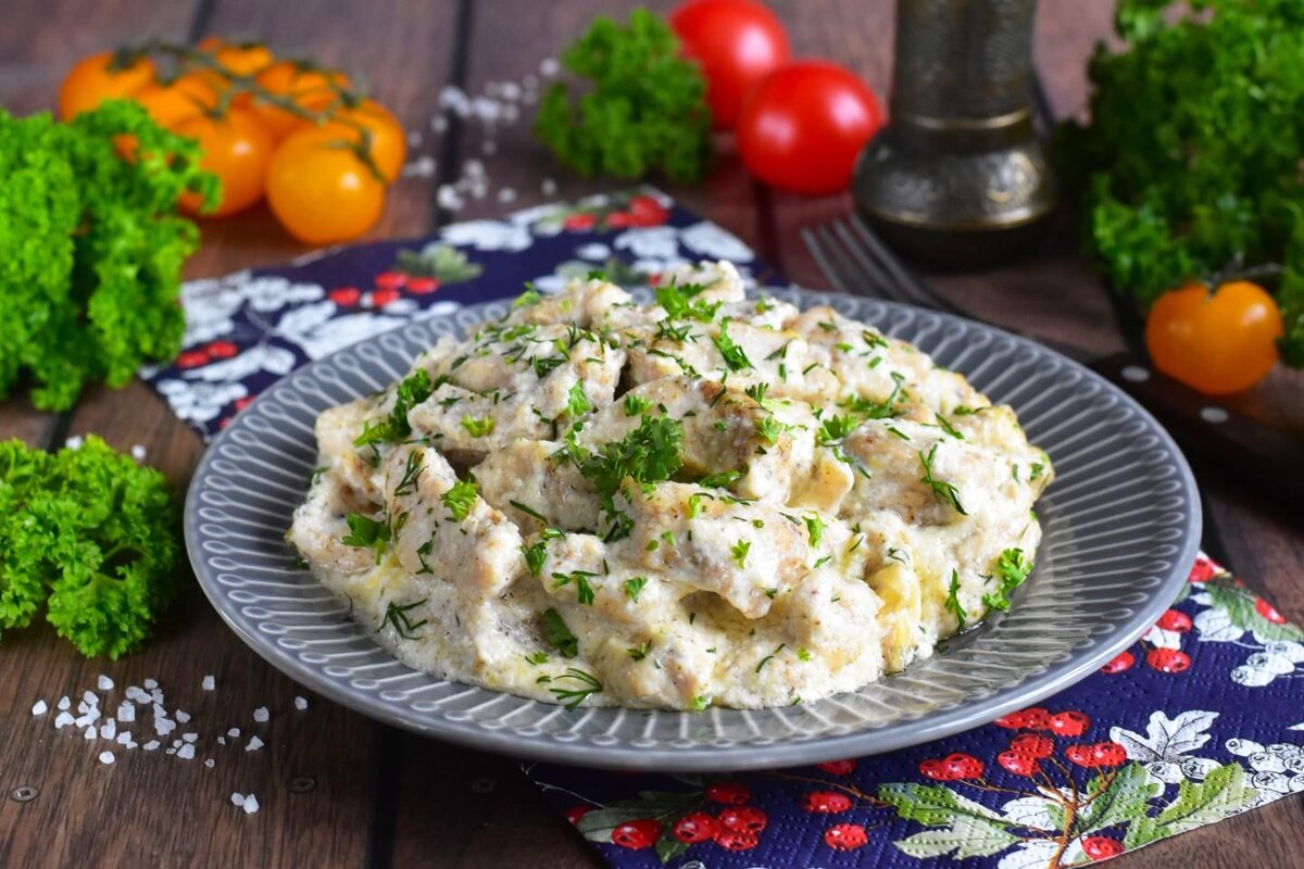 Rezepte für Hähnchenbrust mit Sahne: 7 leckere Möglichkeiten, sie saftig und schmackhaft zuzubereiten
