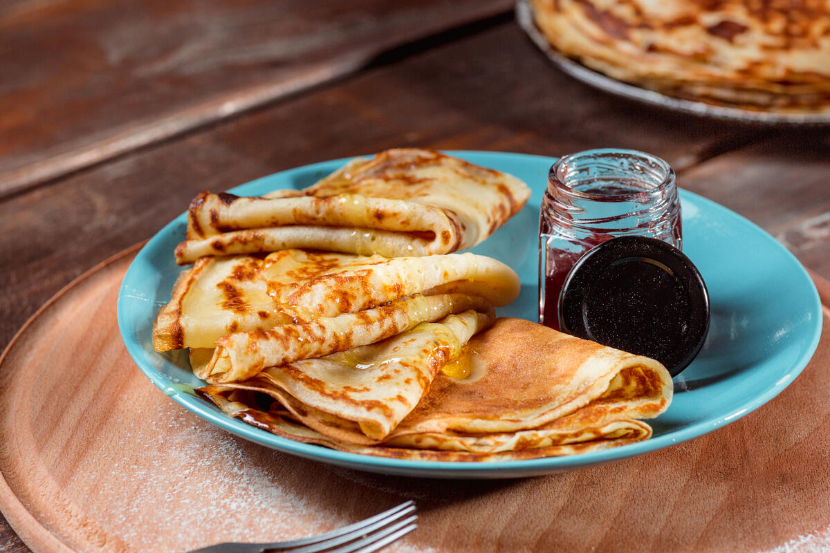 Pfannkuchen mit 3 Zutaten: das einfachste Rezept für jede Tageszeit