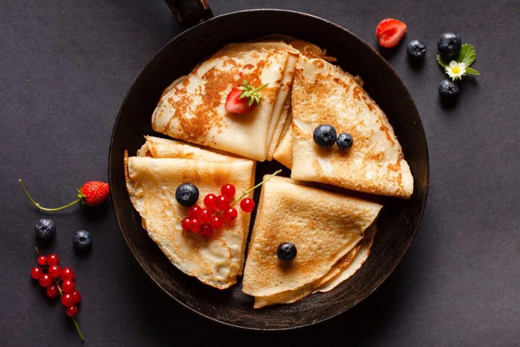 Pfannkuchen mit 3 Zutaten: das einfachste Rezept für jede Tageszeit