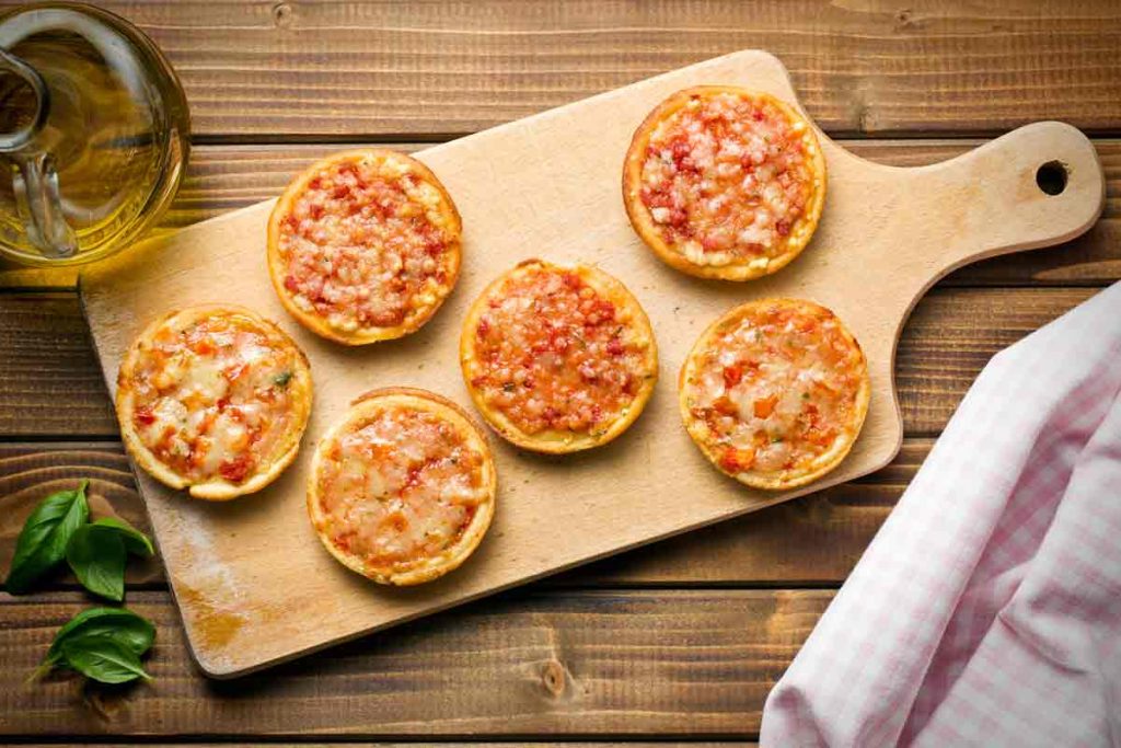 Wie man Pizza ohne Mehl macht: ein leichtes, gesundes und ideales Rezept für den kleinen Hunger, ohne die Diät zu brechen